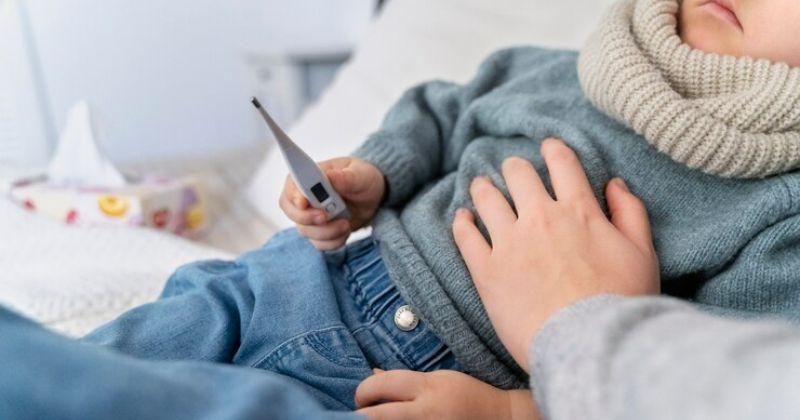 7 Penyebab Bayi Tiba-Tiba Demam, Apakah Berbahaya?